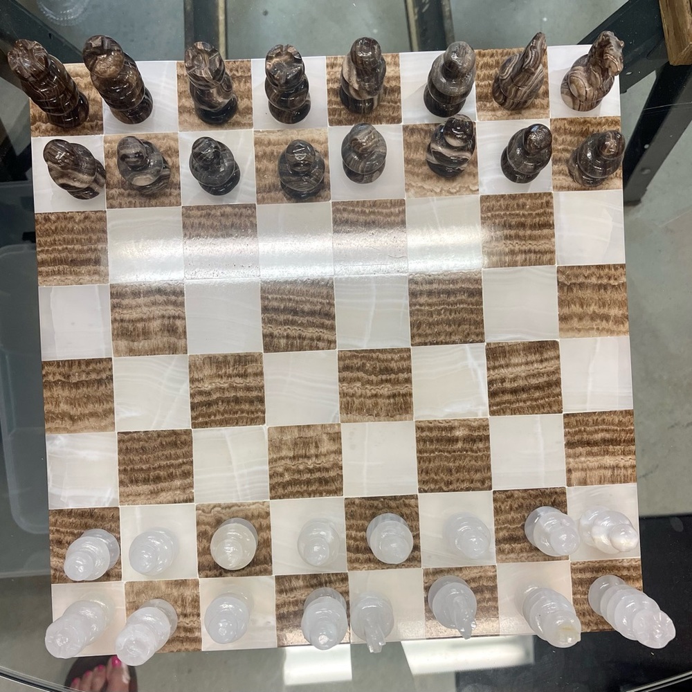 Onyx Chess Set Beautiful Movement in the stone New 14”x14”